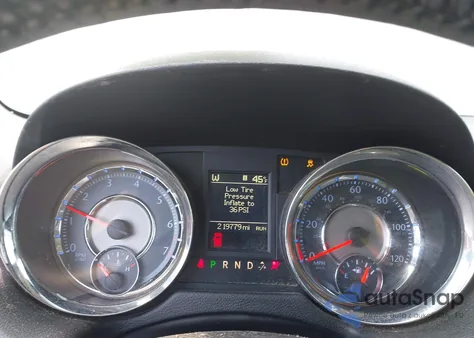 2014 Chrysler Town & Country Touring z USA, uszkodzony, nr VIN 2C4RC1BGXER269733